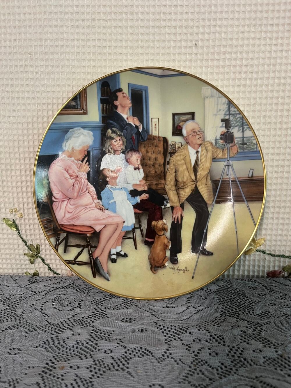 Gorham Family Portrait Collector Plate Michael Hagel 1985 American Family